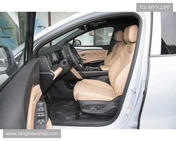 1.2L低油耗,独立大6座家用MPV,车价便宜经济实用,实拍宋MAX DM 1.2L低油耗,独立大6座家用MPV,车价便宜经济实用,实拍宋MAX DM